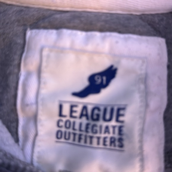 North Carolina Tar Heels Colosseum Team Logo Quarter-Zip Pullover Jacket. Used - Picture 2 of 4